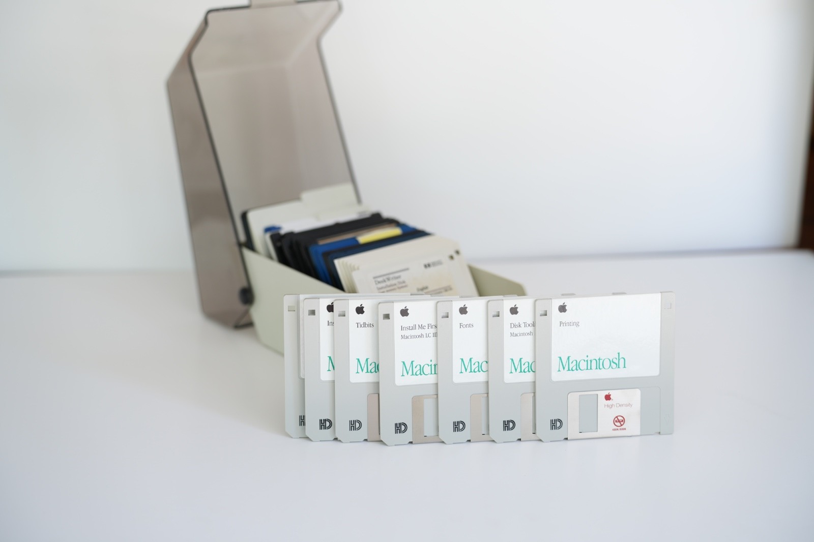 1991 Apple Macintosh lc iii System Install Disks Good Condition Untested