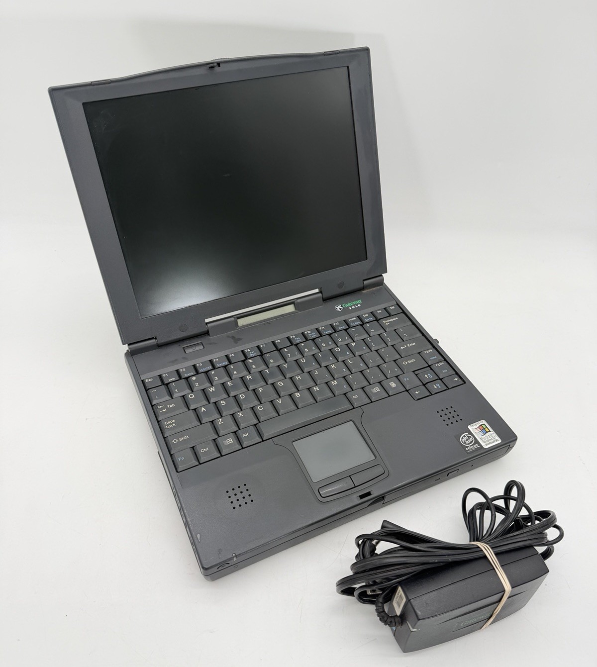 Vintage Gateway Model Solo 2500 Laptop Computer W/ Cable (Read Desc) Tested