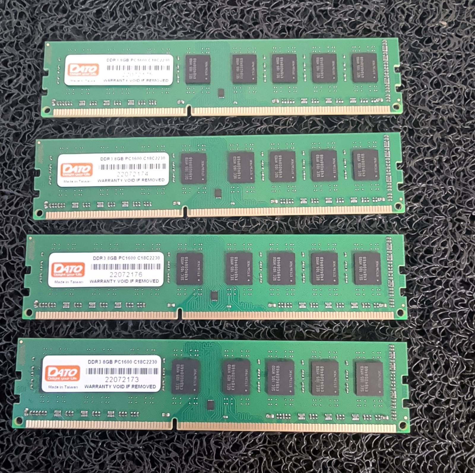 Dato 4x 8GB DDR3 SDRAM DIMM PC1600 240-Pin RAM Kit 32GB C18C2230 