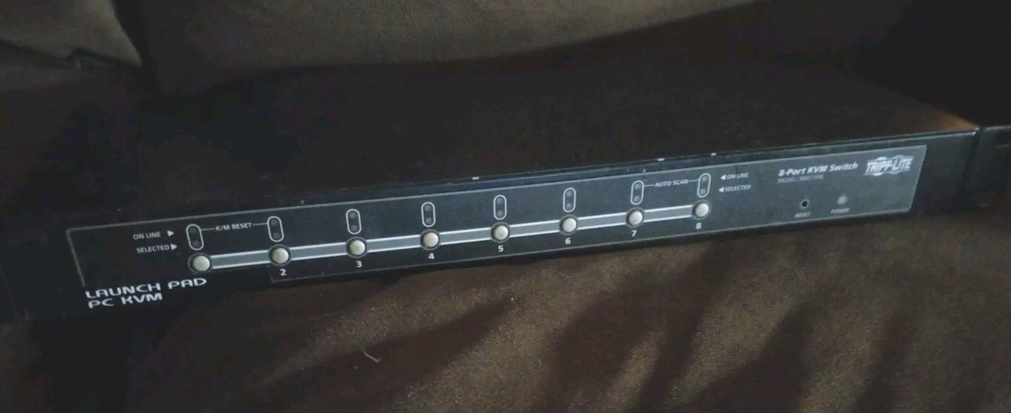 Tripp-lite B007-008 , 8 PORT KVM SWITCH