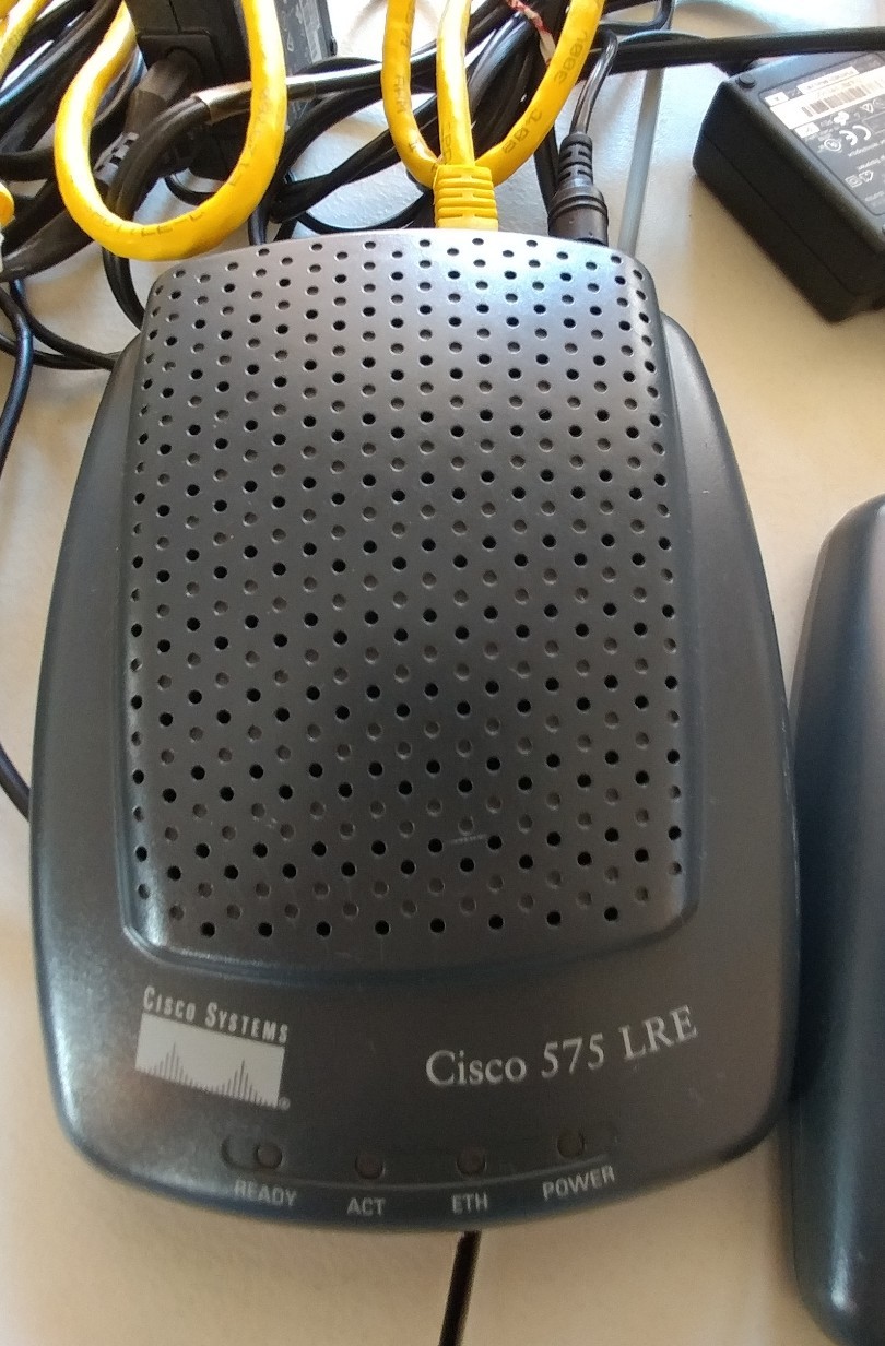 ONE UNIT Cisco Systems 575 LRE Series  Ethernet Switch 