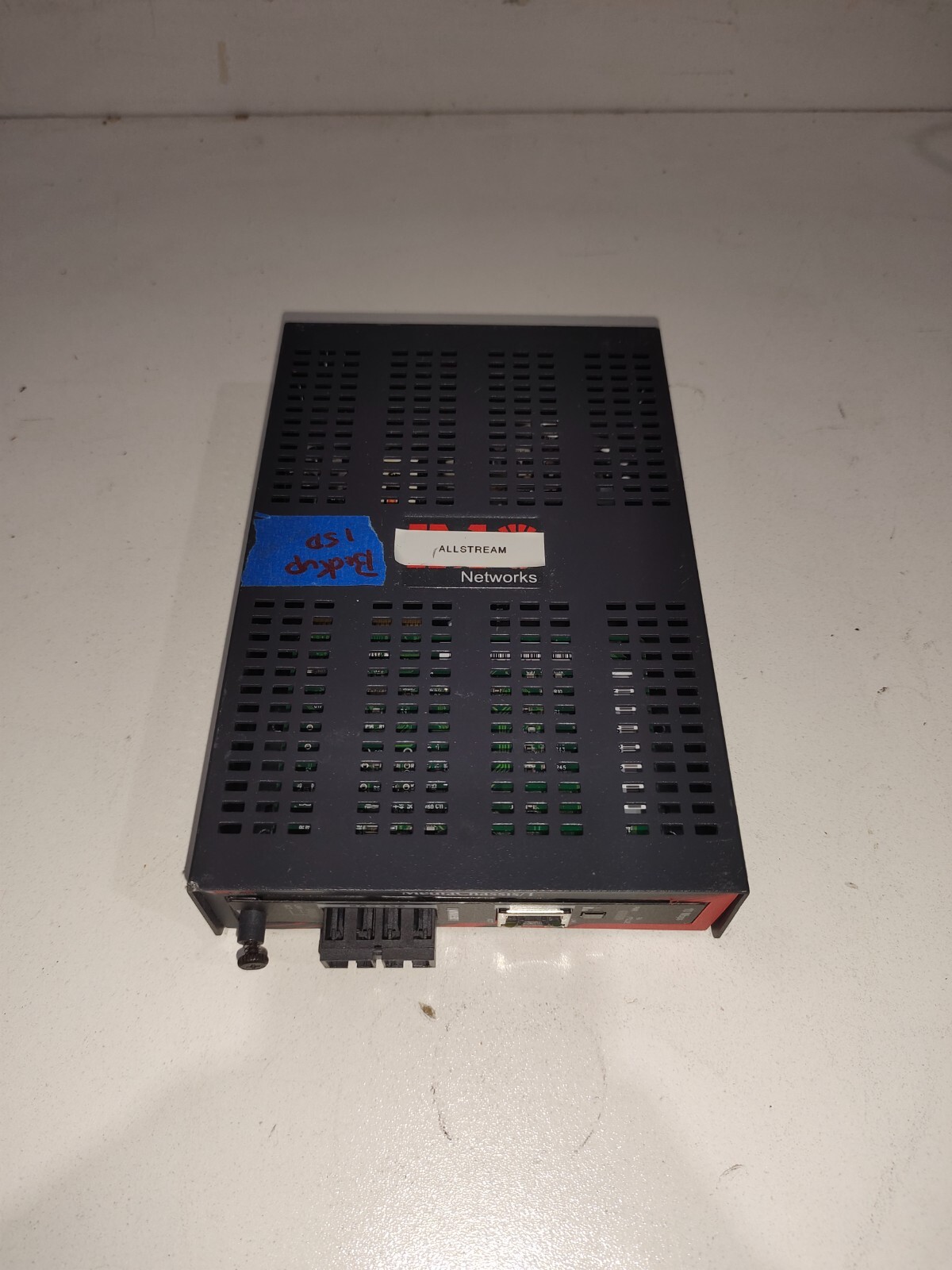 IMC Networks FiberLinX-II,  MediaChassis/ 1, Fiber Optic Media Converter