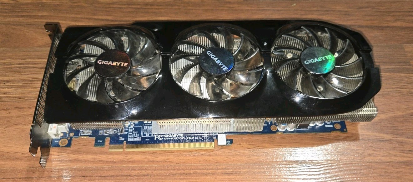GIGABYTE AMD Radeon HD 7870 2GB Graphics Card model GV-R7870C-2GD  FastFreeShip