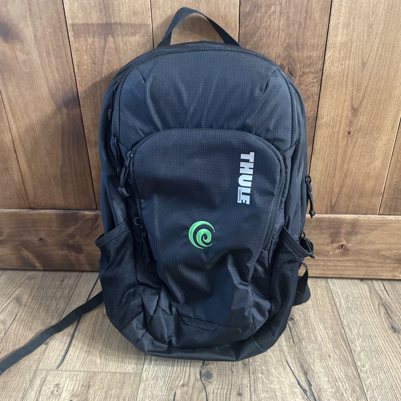 Thule Achiever 15” Model Laptop Black Backpack Business Style Travel 24L Logo