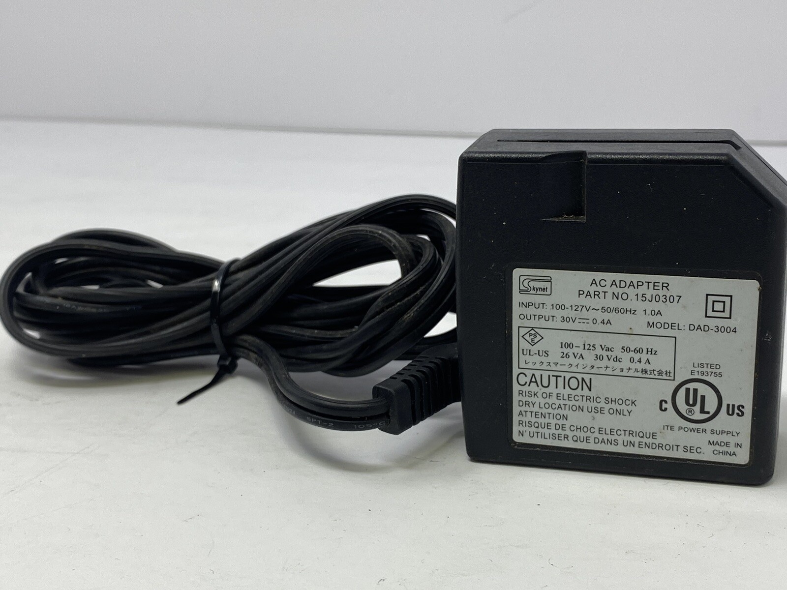 Skynet 30 Volt DC Output, .4amp AC Adapter Part #15J0500. Model DAD-3004 Genuine