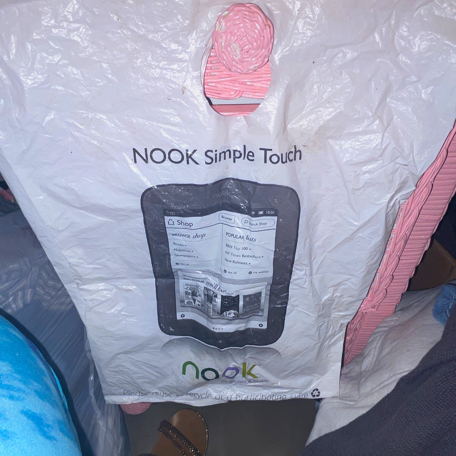 NOOK Simple Touch eReader - White bag  for collectors 