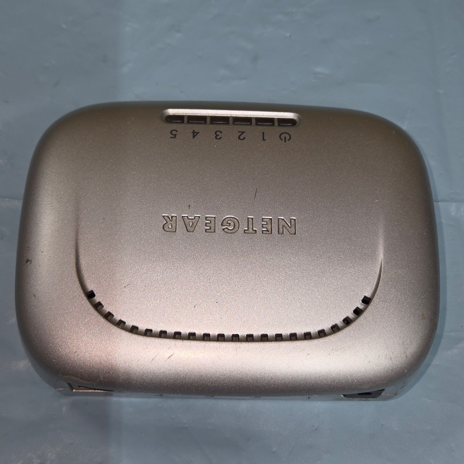 Netgear FS605 v2 5-Port 10/100 Fast Ethernet Network Switch