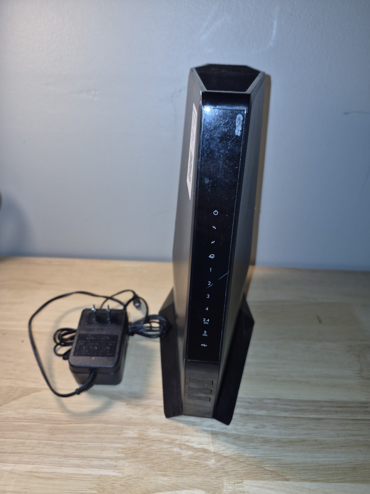 NETGEAR Nighthawk AX6 AX2700 Model: CAX30 Router - Black, Perfect Condition