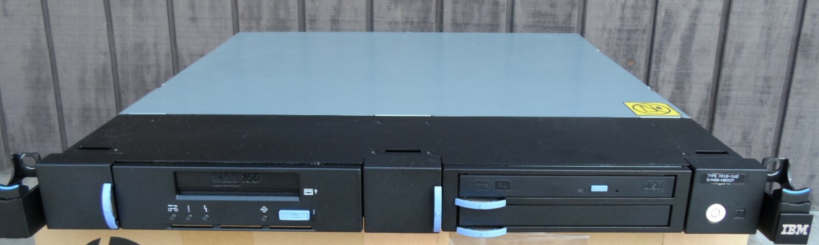 IBM 7216-1U2 Multi-Media 1U Rackmount Enclosure SAS DVD DAT160 46C1749 46C1669