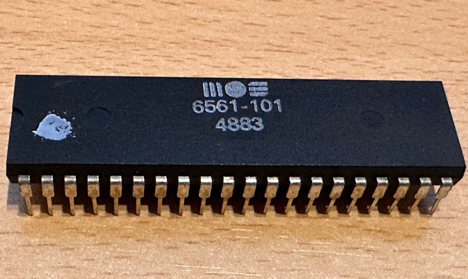 MOS 6561-101 VIC For Commodore VIC-20/VC-20/VC-1001 / 48 83