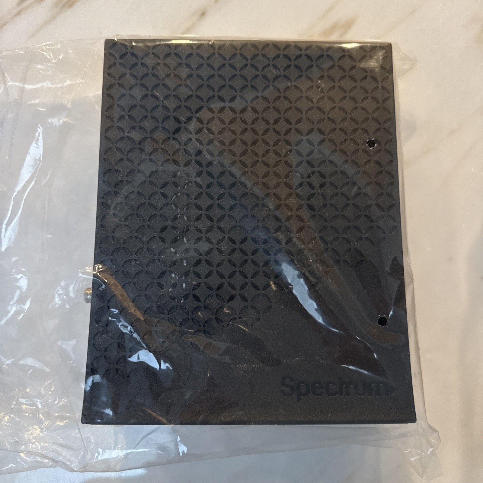 ⁠Spectrum ET2251 DOCSIS 3.1 2.5G eMTA Cable Modem