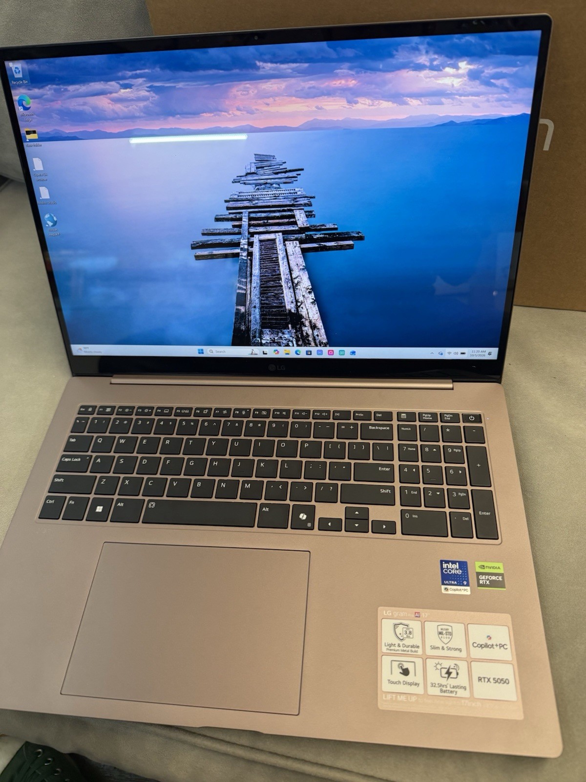 LG GRAM Pro Max  WQXGA 32GB MEMORY 1TB Storage GeForce RTX5050 Open Box 