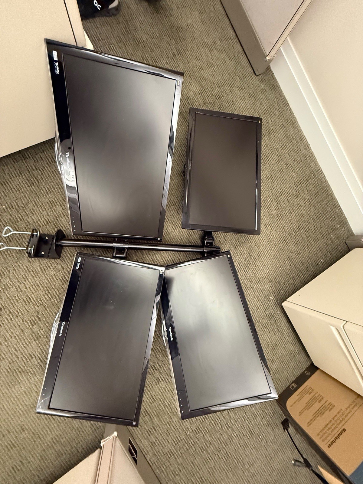 Lot of 9 Computer Monitors – ViewSonic, Dell, Acer & Element – Sold Together