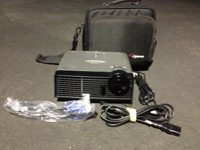 OPTOMA DX605R DLP PORTABLE PROJECTOR, ONLY 115 ORIGINAL HOURS