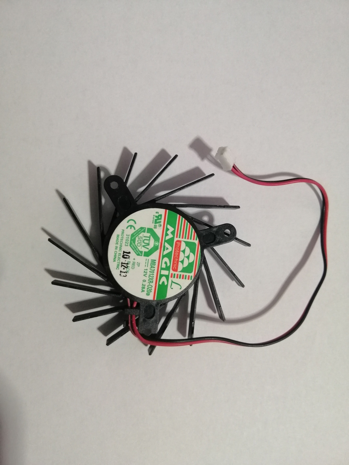 1PCS ATI MBA7012XF-O20 Graphics card cooling fan DC12V 0.28A 2Pi n