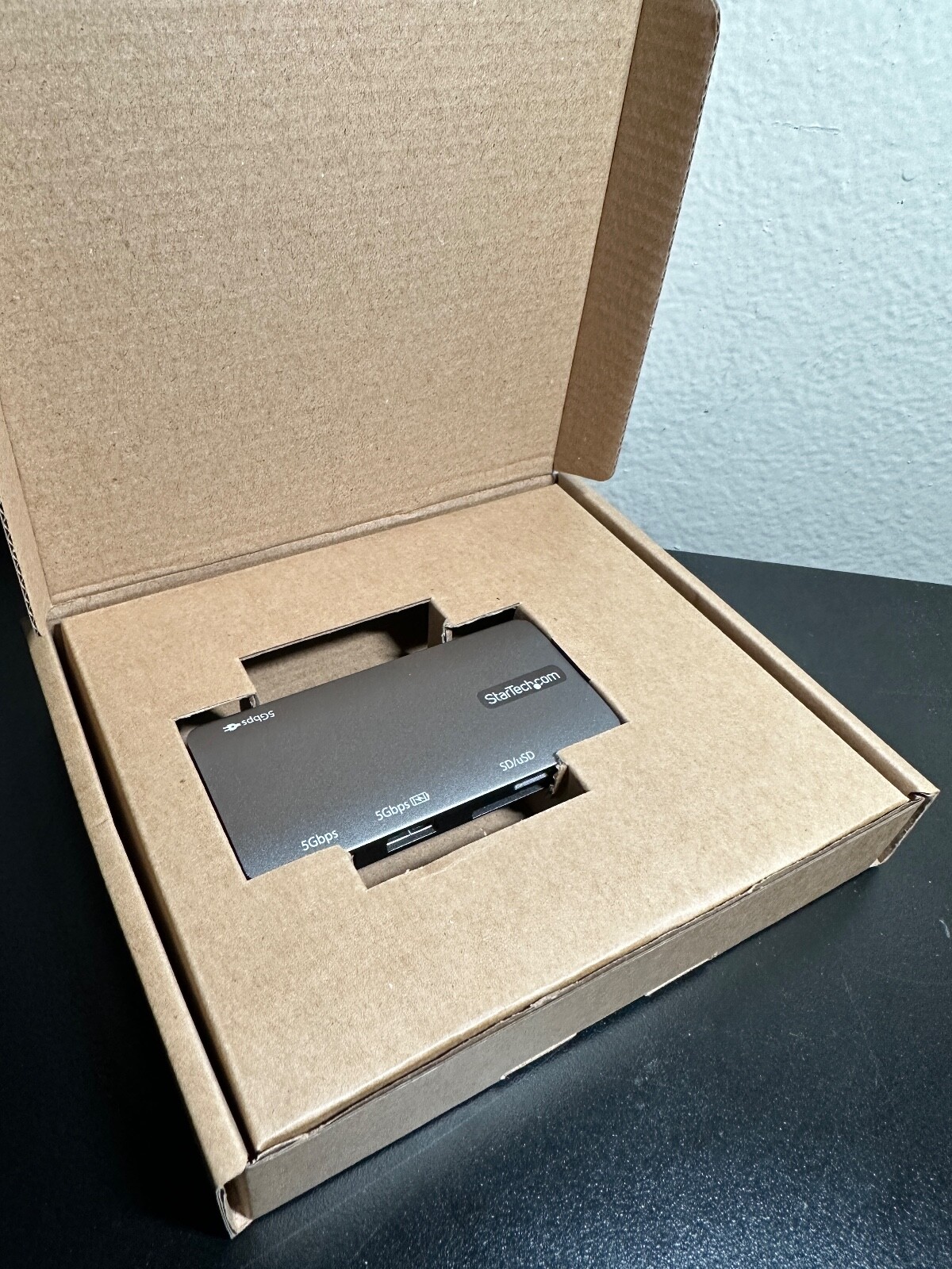 NEW StarTech.com USB C Multiport Adapter,USB-C to 4K HDMI, 100W PD Pass-through,