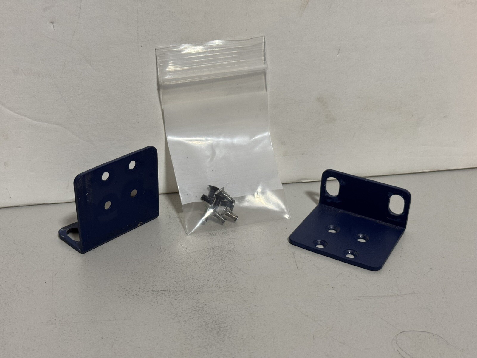 💥Genuine💥 NETGEAR 💥Ears with Screws 💥for ProSafe GS724T / GS724TP Switch💥