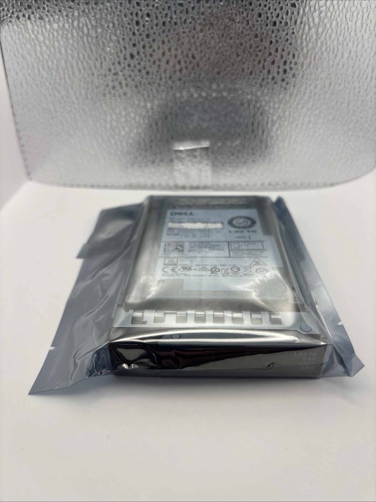 Dell 0R87FK R87FK PX04SRB192 1.92TB 12G SAS RI 2.5" SSD w/Caddy. 