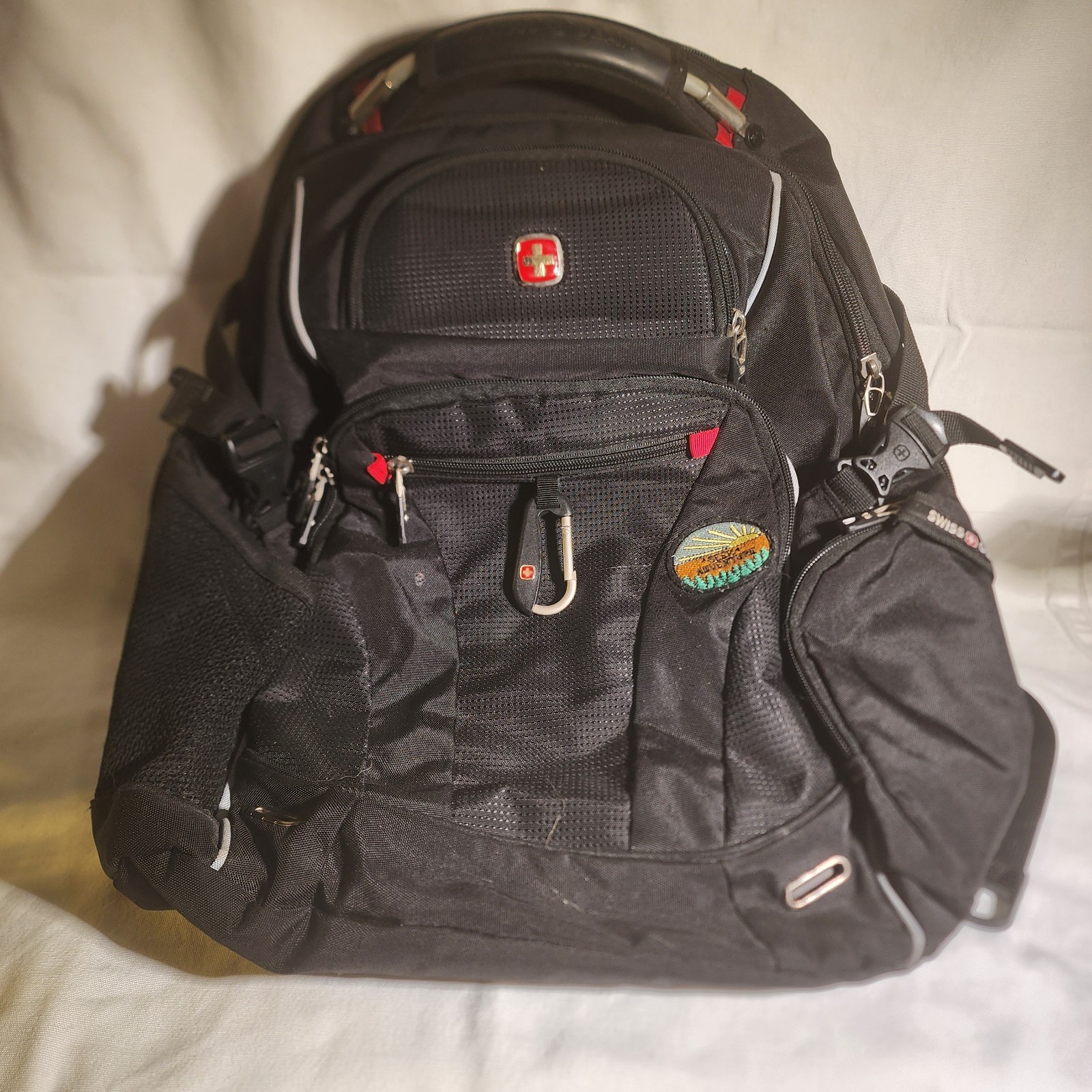 SWISSGEAR 6752 ScanSmart Airflow Laptop Tablet iPad Backpack Black Red W/ Patch