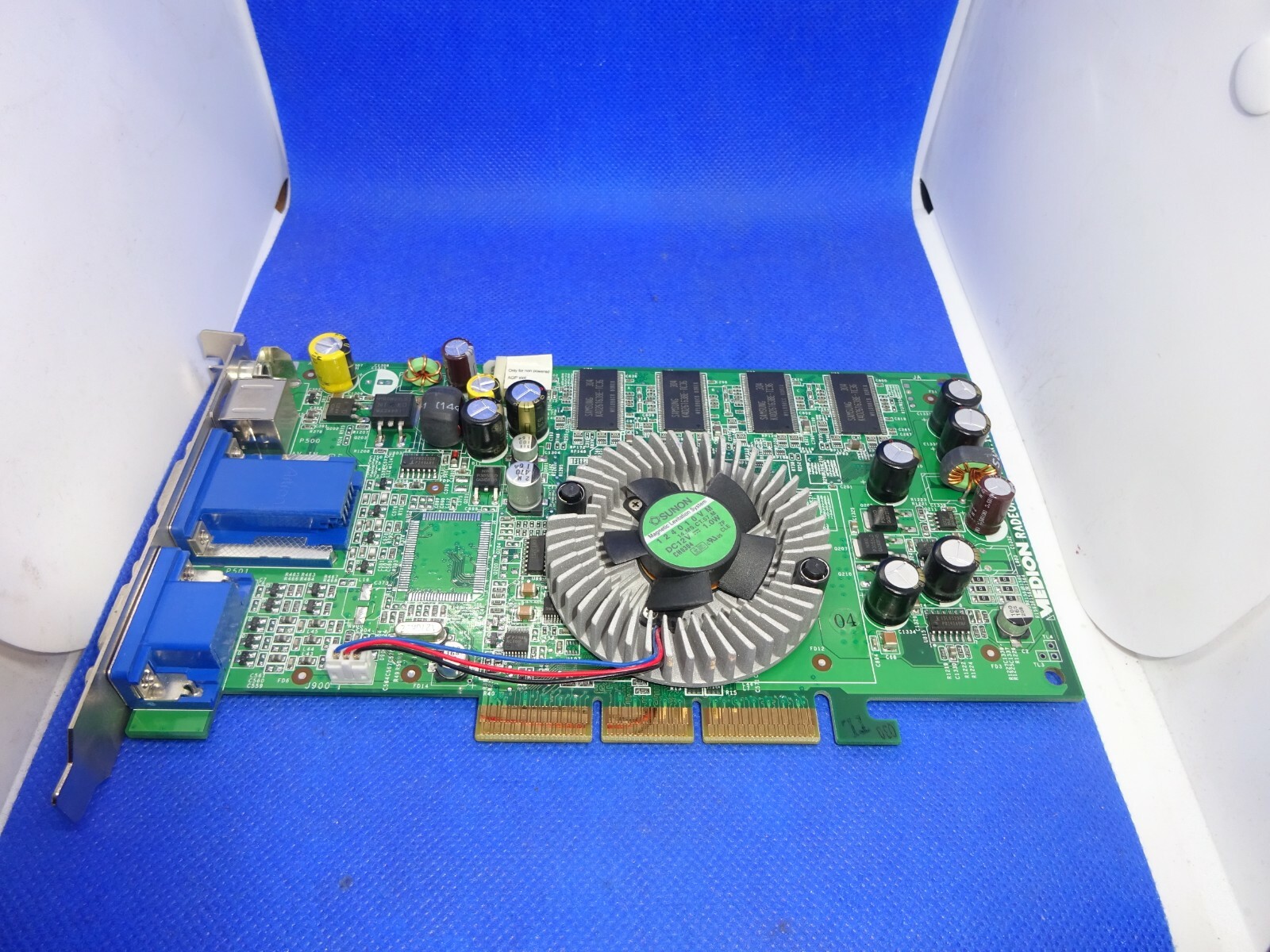 MEDION ATI Radeon 9600 TX 128MB SDRAM AGP GRAPHICS CARD 2xVGA / TV-OUT #GK1301
