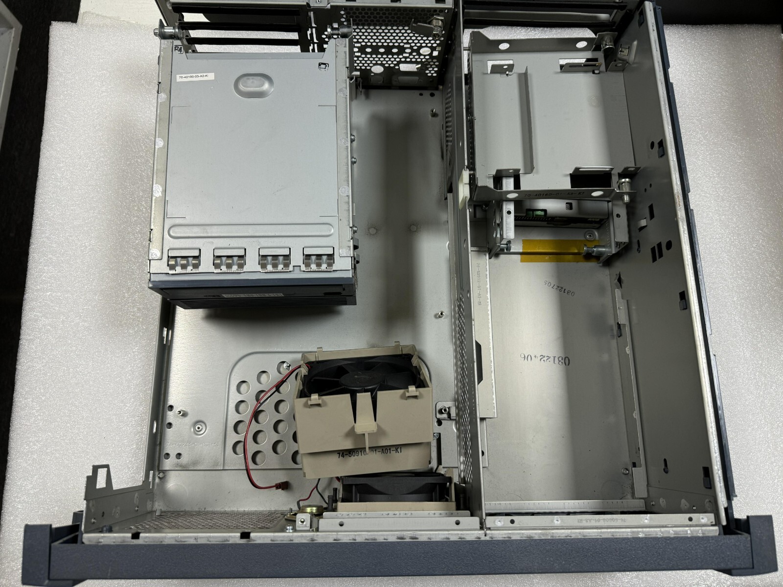 Compaq DEC ALPHASERVER DS10 600MHZ chassis DA-74BAA-EA 70-40092-04//