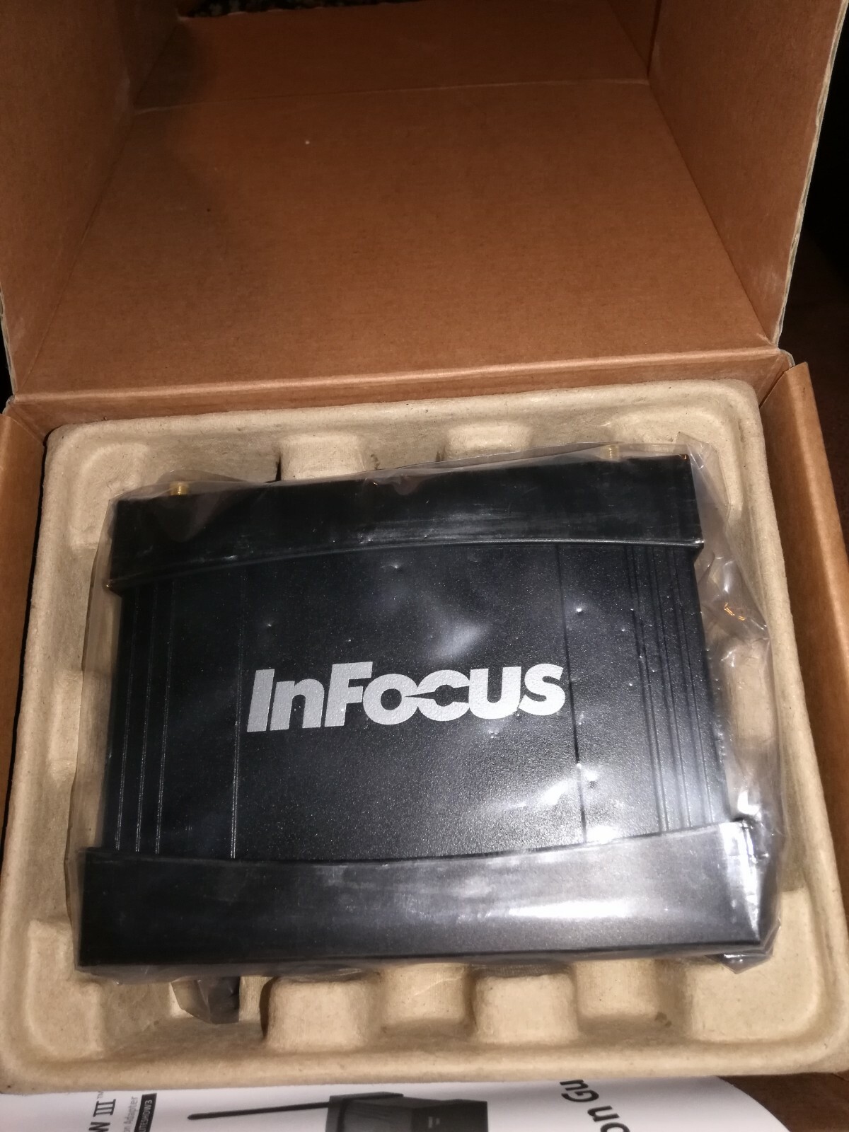 InFocus LiteShow III 3 Secure Wireless Wifi Projection System any VGA Projector