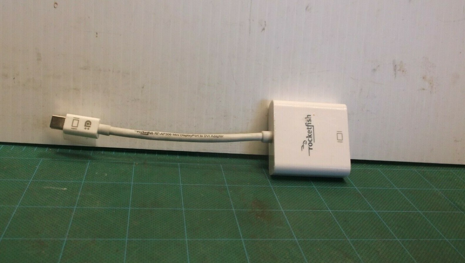 Rocketfish RF-AP306 Mini Display Port to DVI Adapter DG2