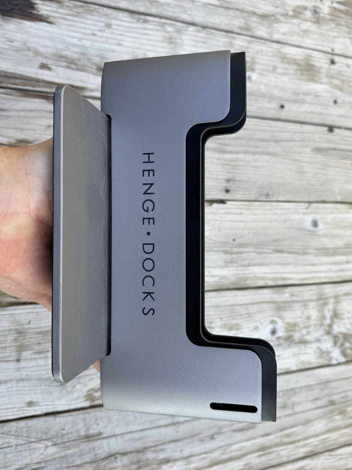 Henge Docks USB 3.0 Vertical Docking Station - HD04VA15MBPR