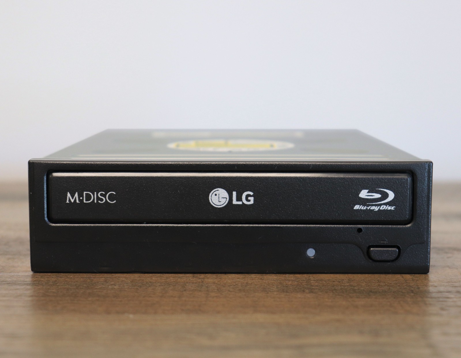 New LG WH16NS40 16X Blu-Ray BD-R/DVD/CD Writer SATA Internal Drive