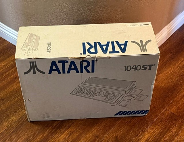 Atari 1040ST Computer