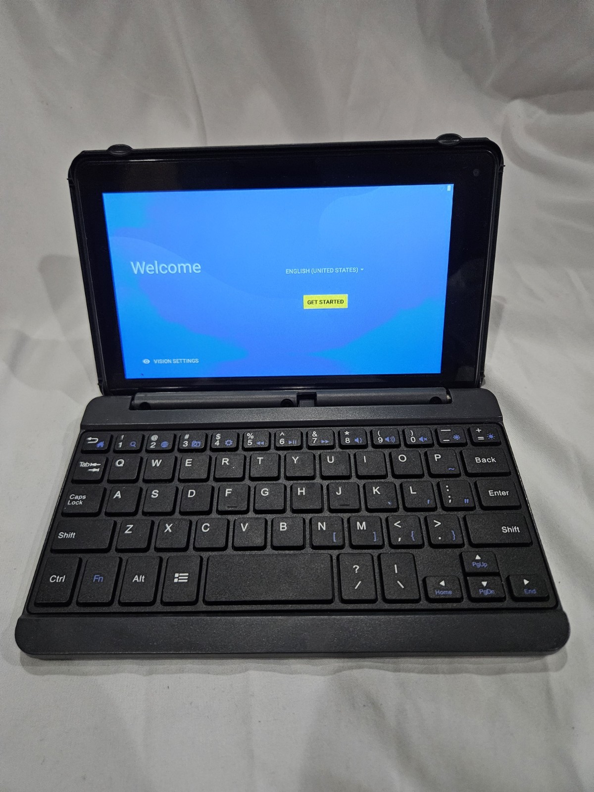 RCA Voyager Pro 7in Android Tablet 16GB RCT6873W42KC with Keyboard Case Bundle