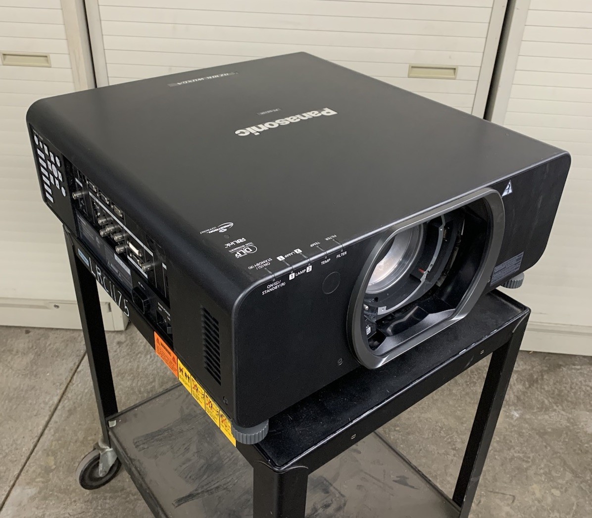 Panasonic PT-DZ10KU WUXGA DLP Lamp Projector Bad Lamp 1 - No Lens No Remote