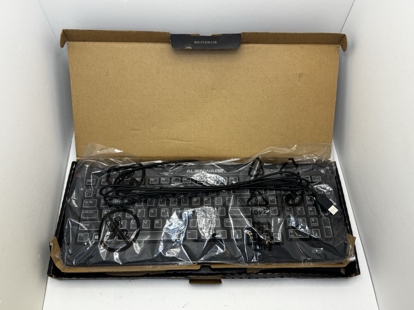 NEW Dell AlienWARE Multimedia  Black USB Keyboard 40CM0 SK-8165 OPEN BOX