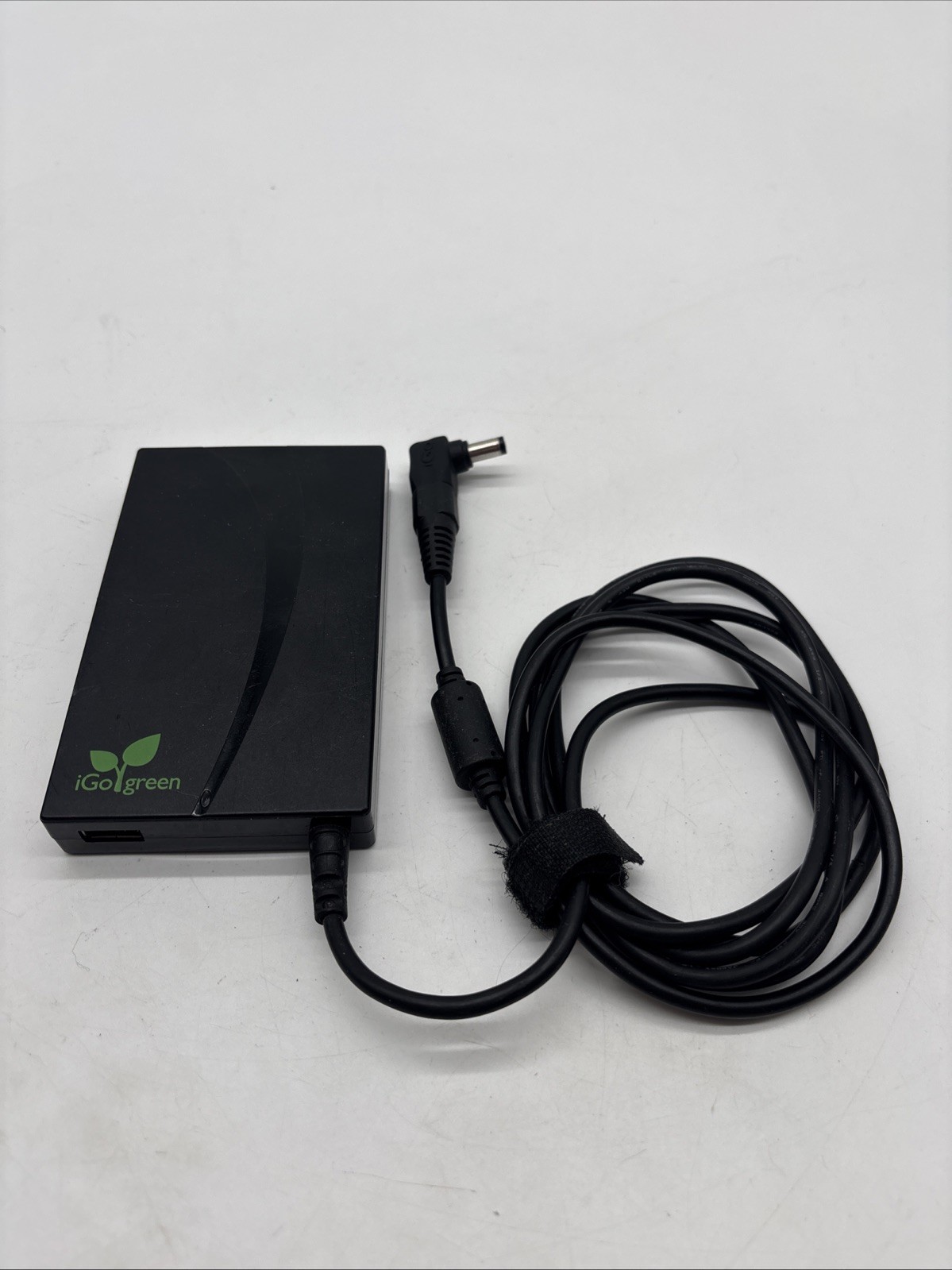 iGo 6630096-0100 AC Power Adapter 19.5V 90W - 707 Tip ONLY