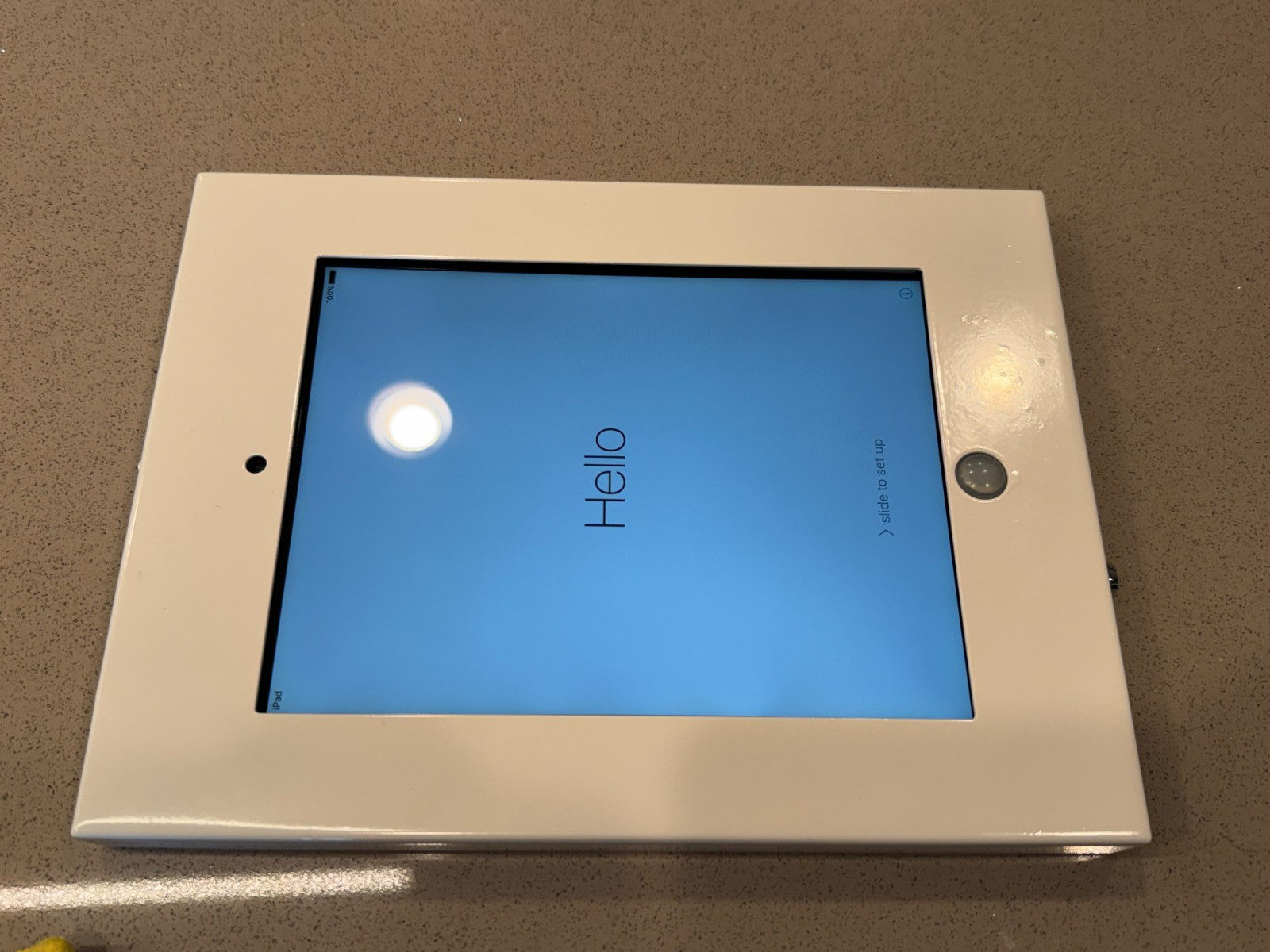 Pyle Kiosk Mount Enclosure PSPADLKW08W + iPad 3rd Gen 32GB A1416 Smart Home POS