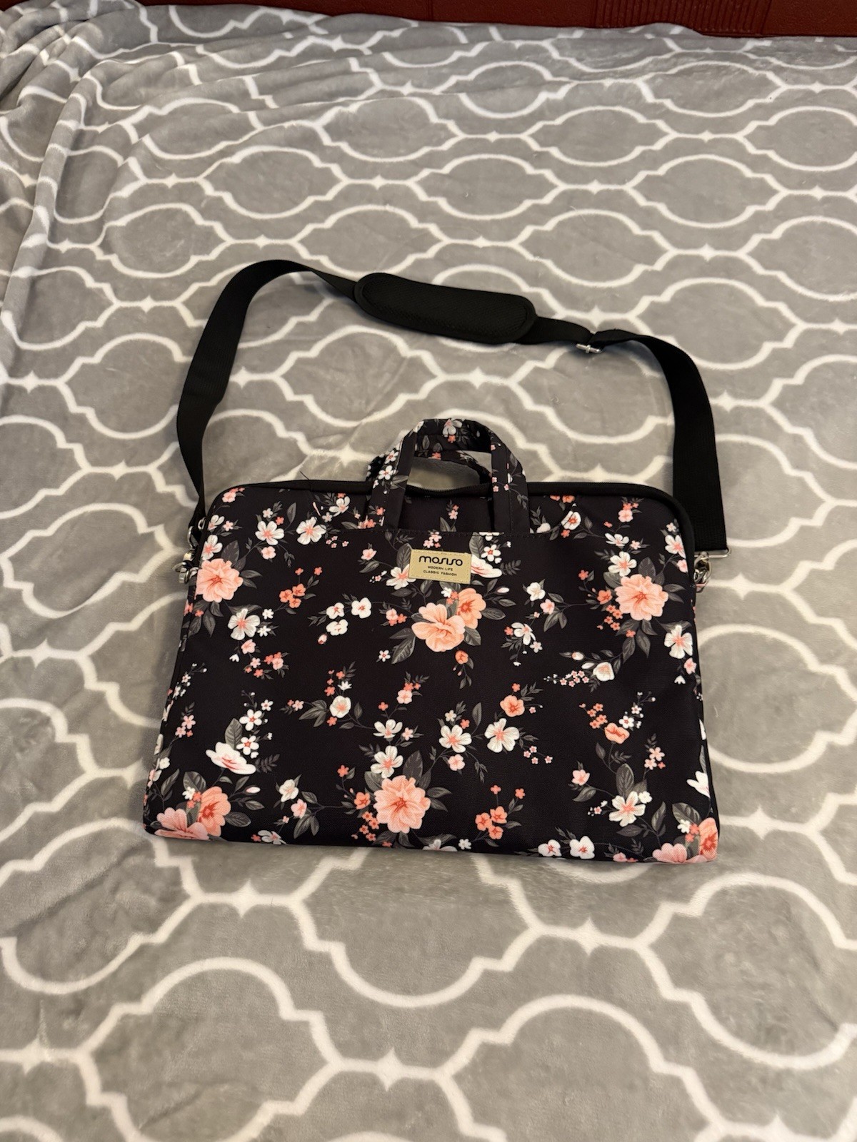 MOSISO 360  Lap Top Bag Detachable Strap. Black Floral