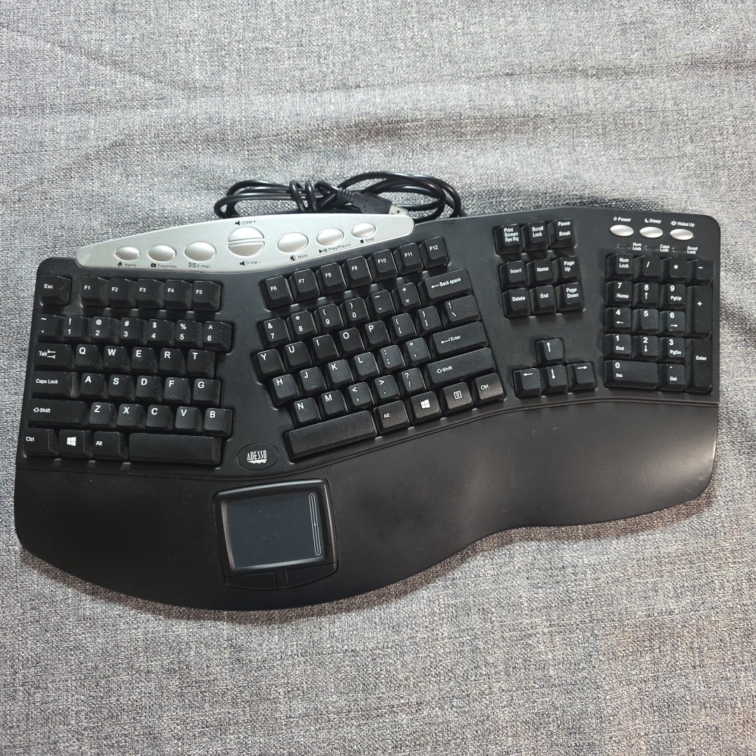 Adesso PCK-308UB Ergonomic Keyboard w Integrated Touchpad Wired USB Tested Works