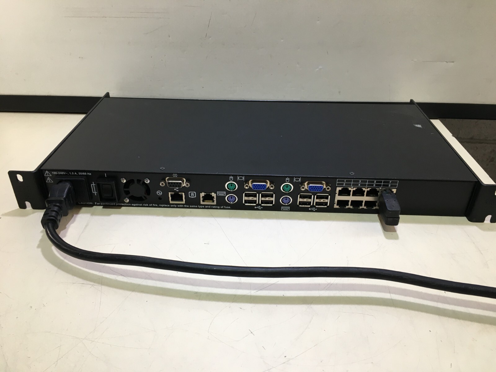 IBM 39M2877 8 PORT KVM CONSOLE SWITCH 1735-1GX 39M2905 (LCM2) - USED