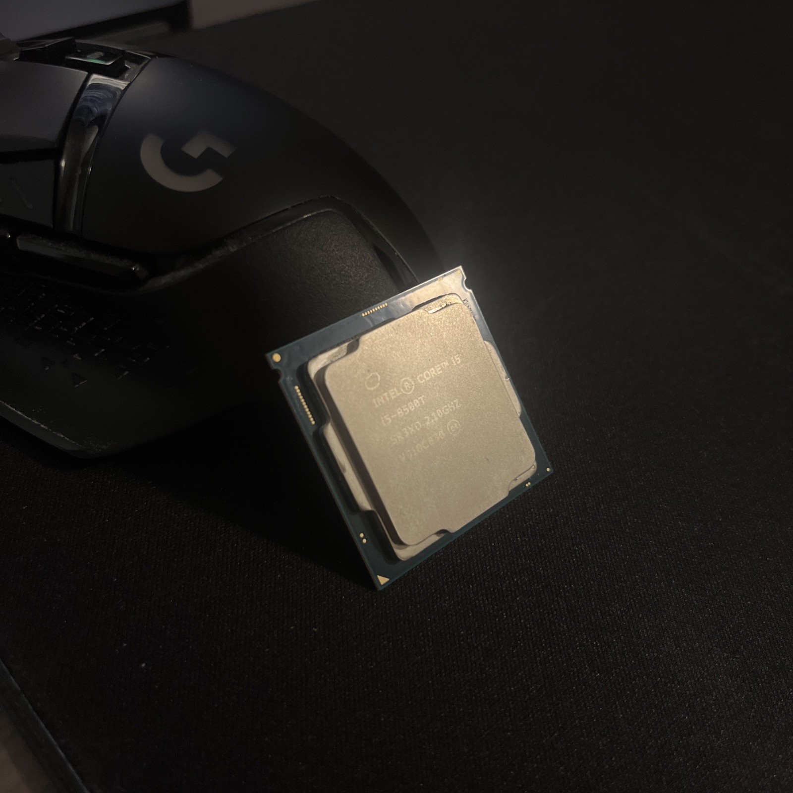 Intel Core i5-8500T - 2.1 GHz 6-Core SR3XD Processor