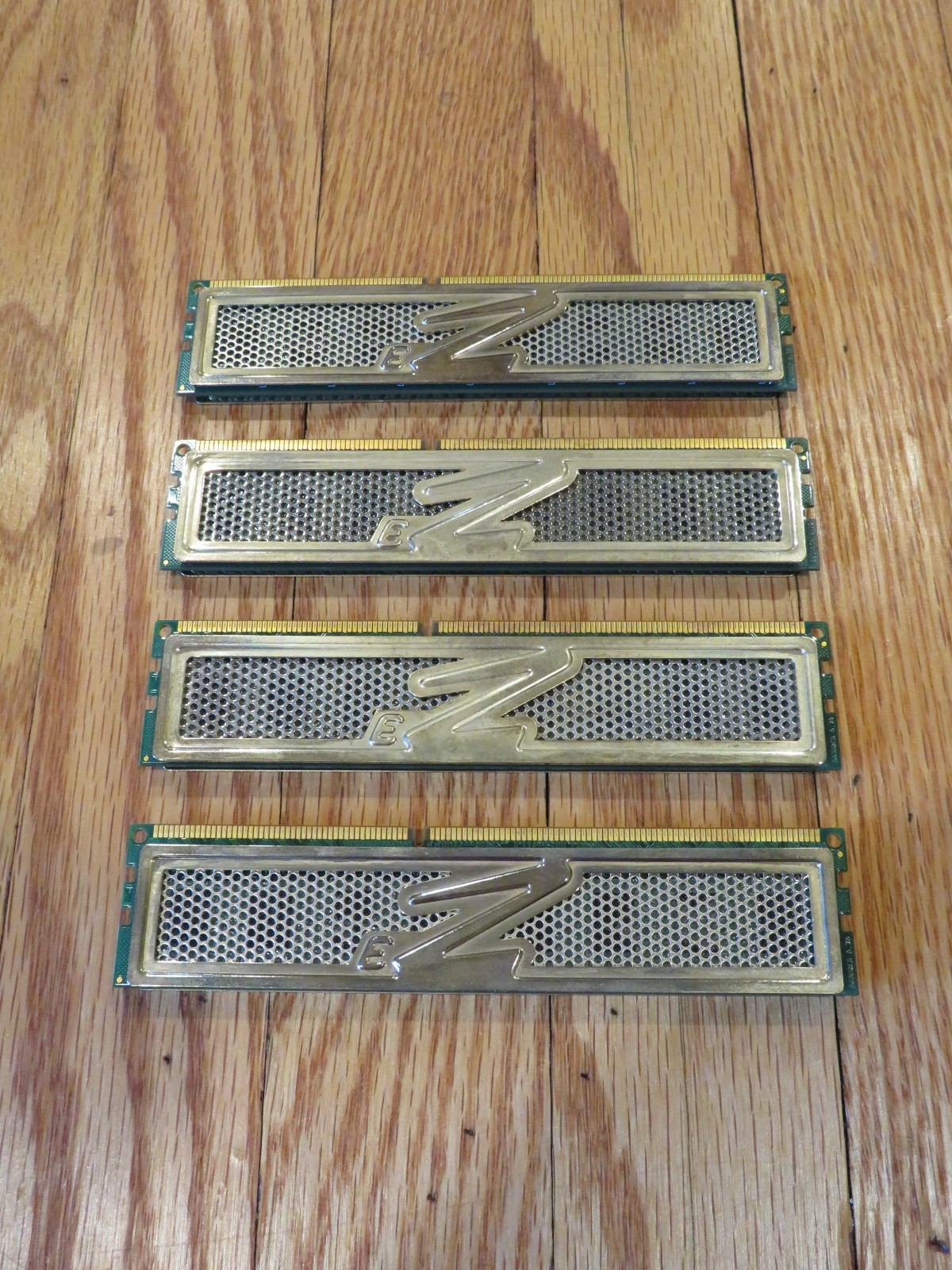 OCZ Gold Series DDR3 RAM stick 2gb x 4 Computer Memory