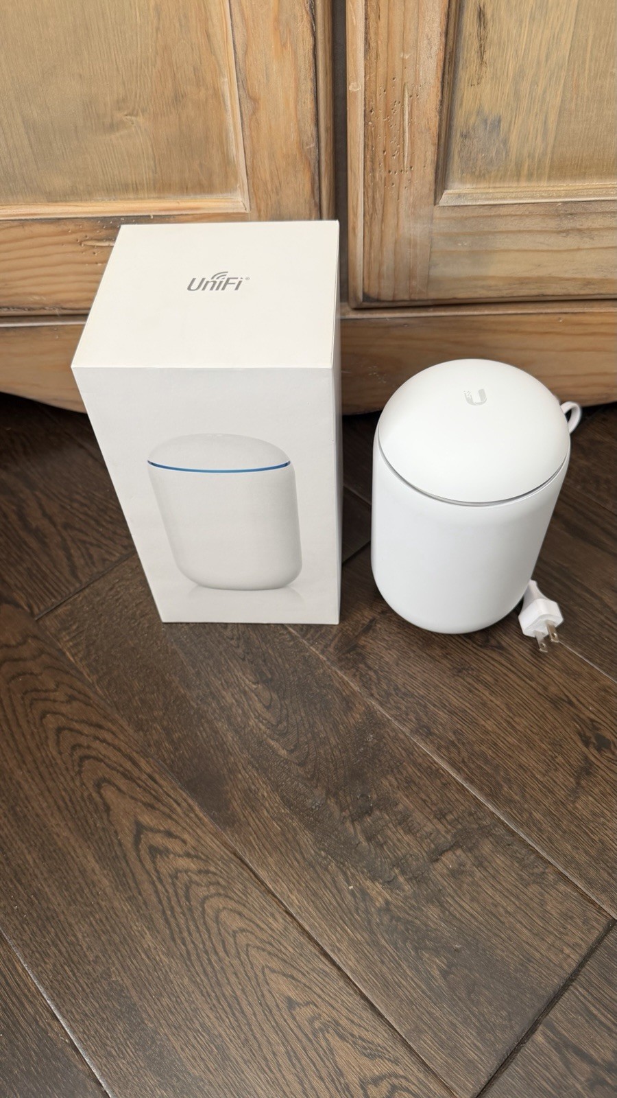 Ubiquiti Unifi Dream Machine (UDM) – All-In-One Router & Access Point
