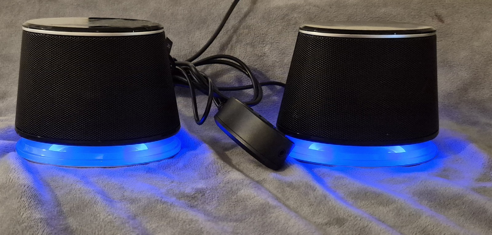 TESTED- Two Amazon Basics Light Up Plug n Play computer Speakers for Laptop, PC
