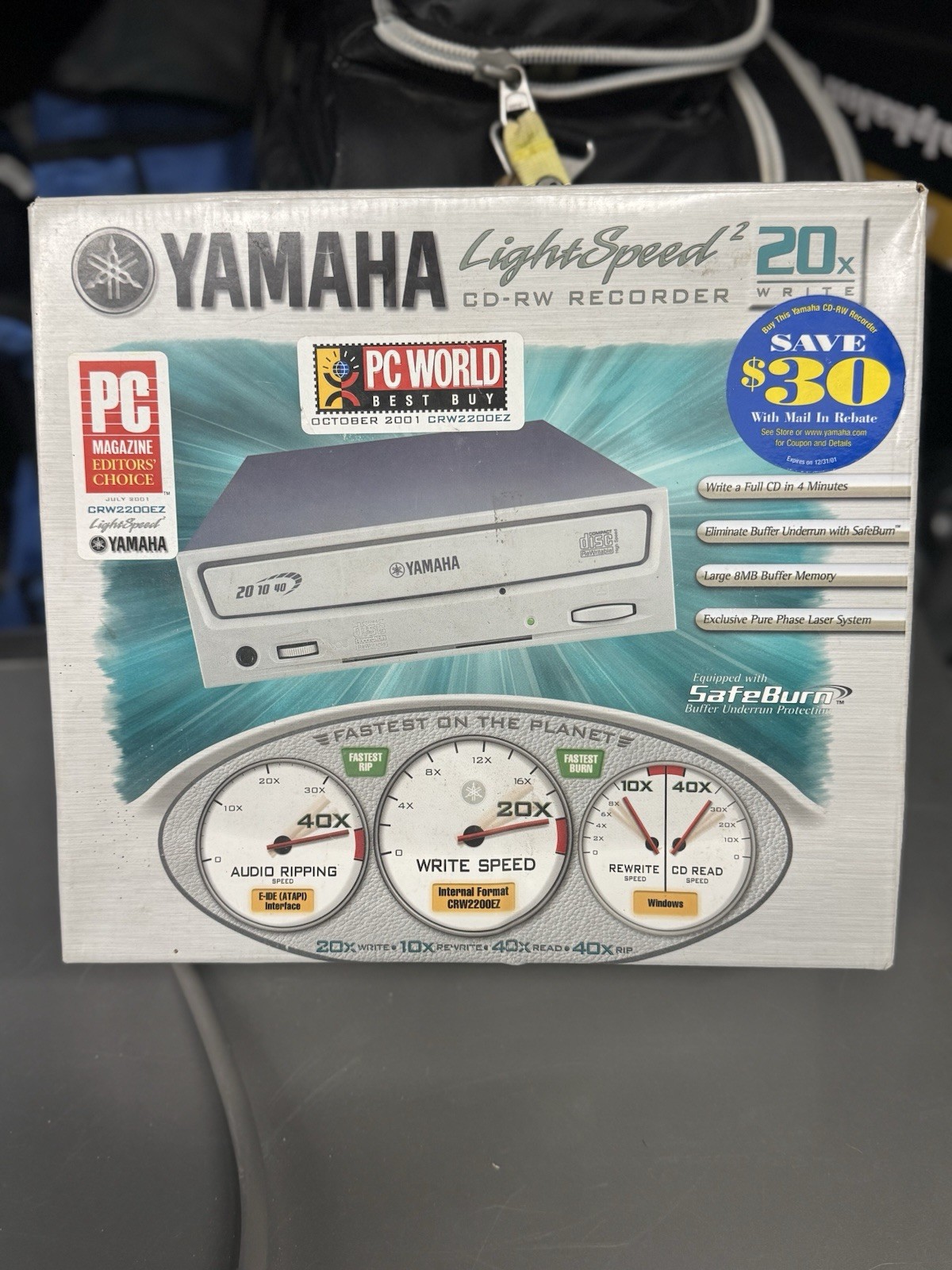 Yamaha LightSpeed2 CRW2200EZ 20x CD-RW Recorder 40x Read E-IDE SafeBurn Beige