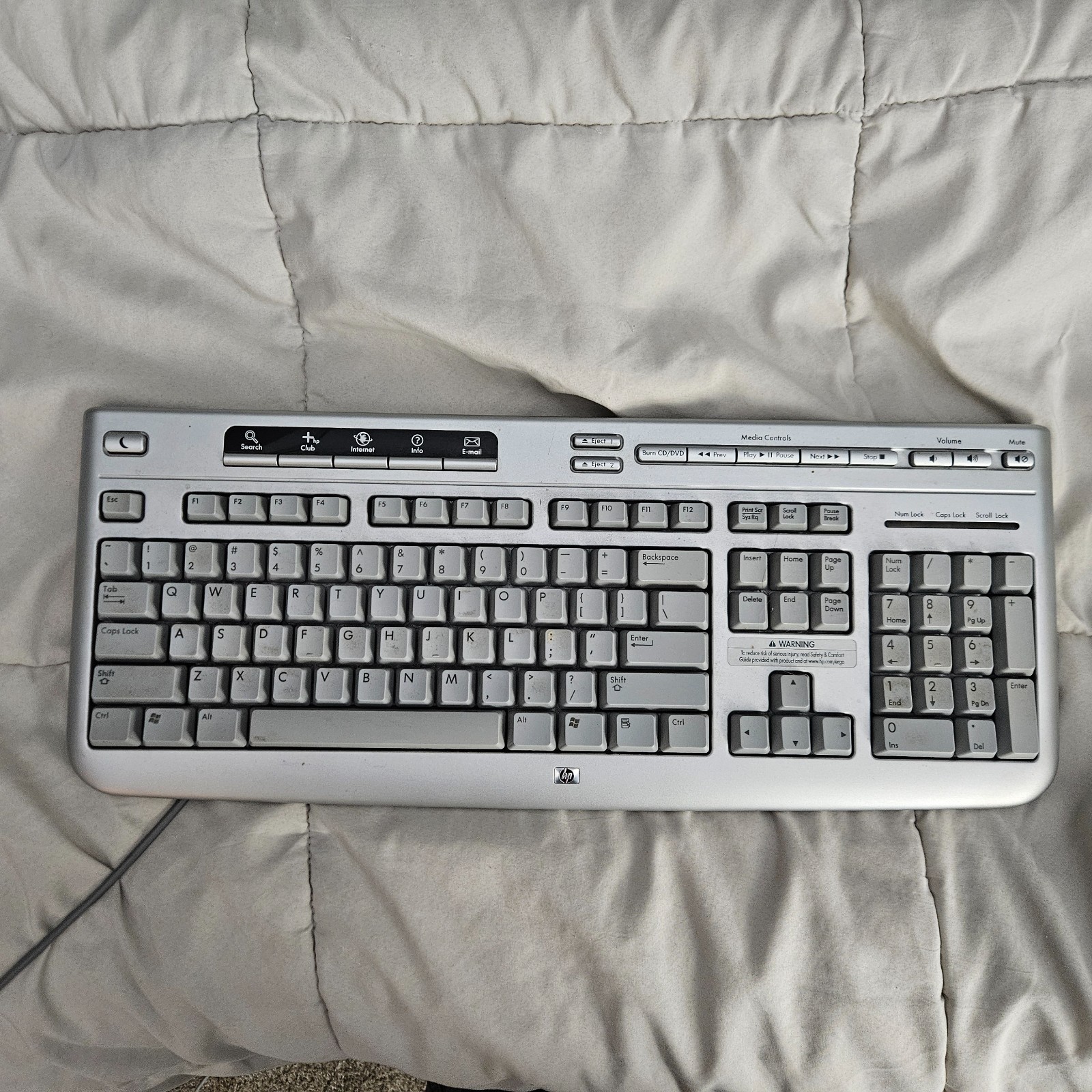 HP 5187-7583 (Model 5187) Wired PS/2 QWERTY English Multimedia Keyboard
