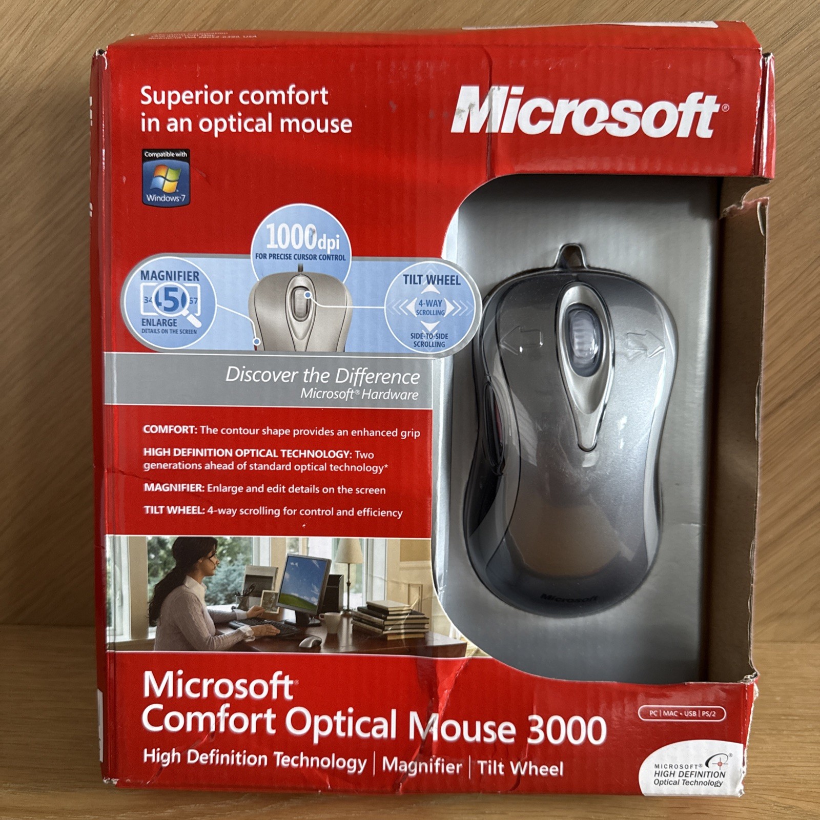 Microsoft Comfort Optical Mouse 3000 Wired Mouse Silver 1043 NEW (Box Damage)