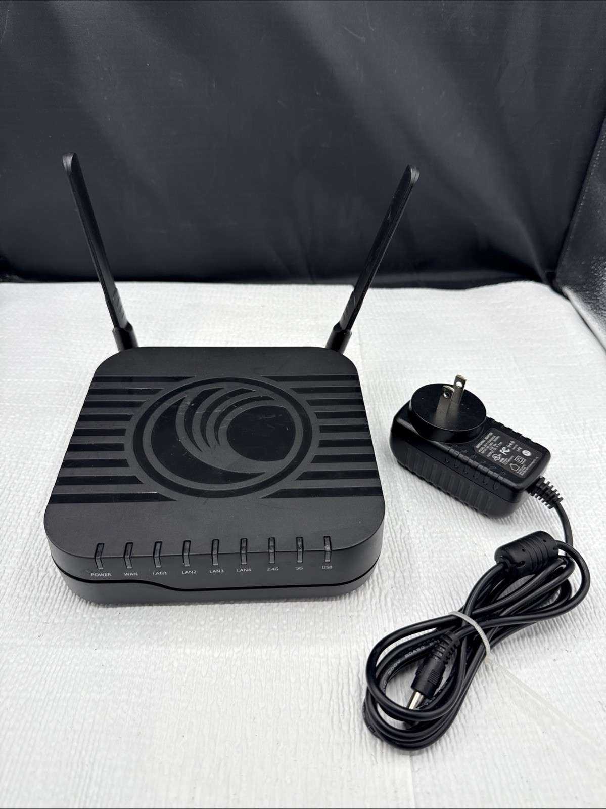 CAMBIUM NETWORKS MODEL C3VOIP-201W Router Part # CUS0000L030A with AC Adapter