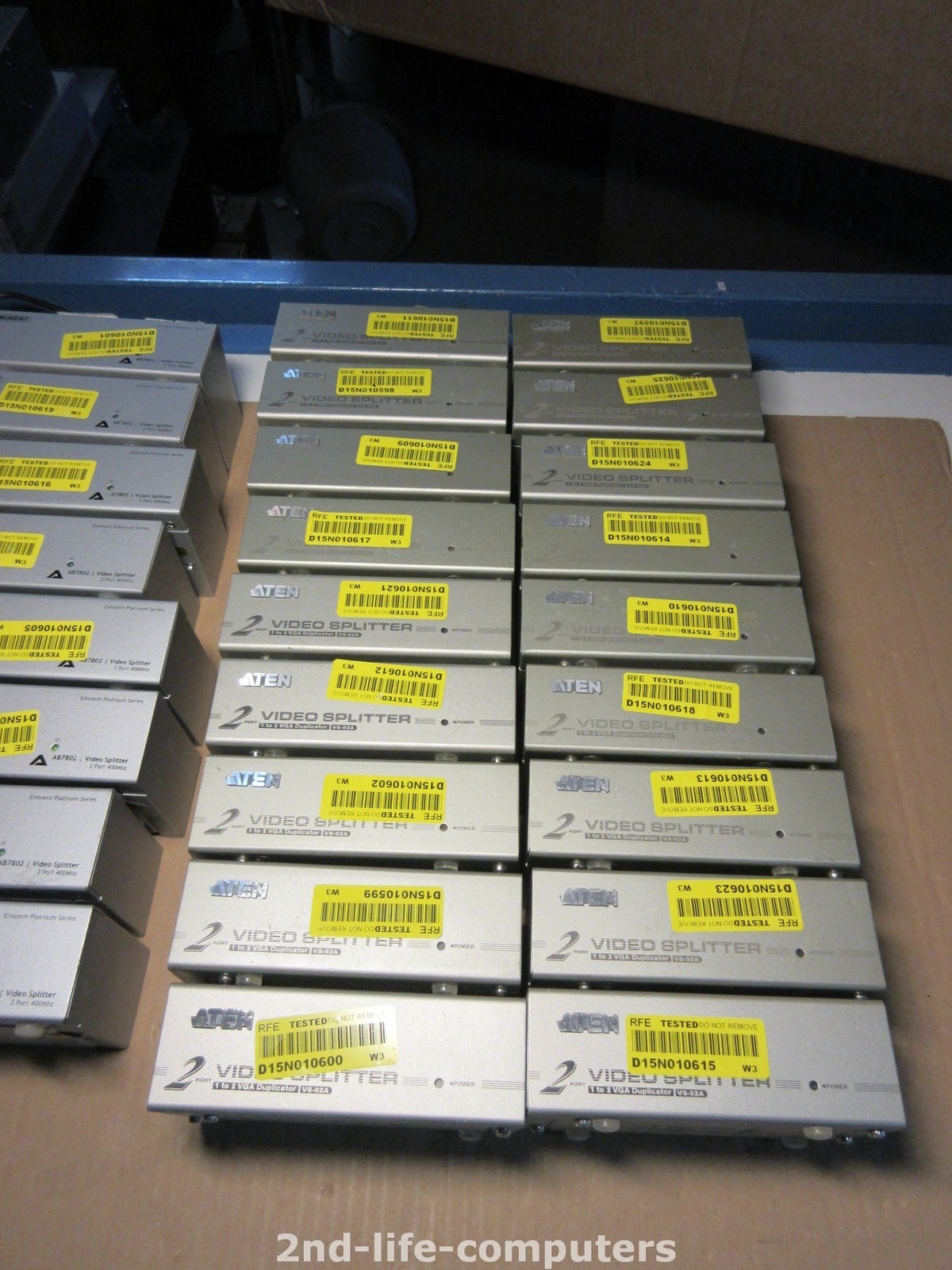 ATEN VS92A 2 Port Video Splitter Support Duplicates 1 Signal 350MHz 1920x1440