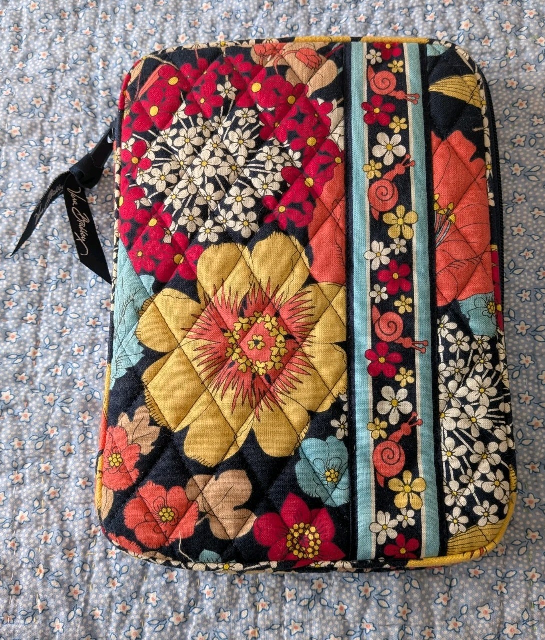 Vera Bradley Tablet/Kindle Case Retired Pattern HAPPY SNAILS  6" X 8.5"ZipAround