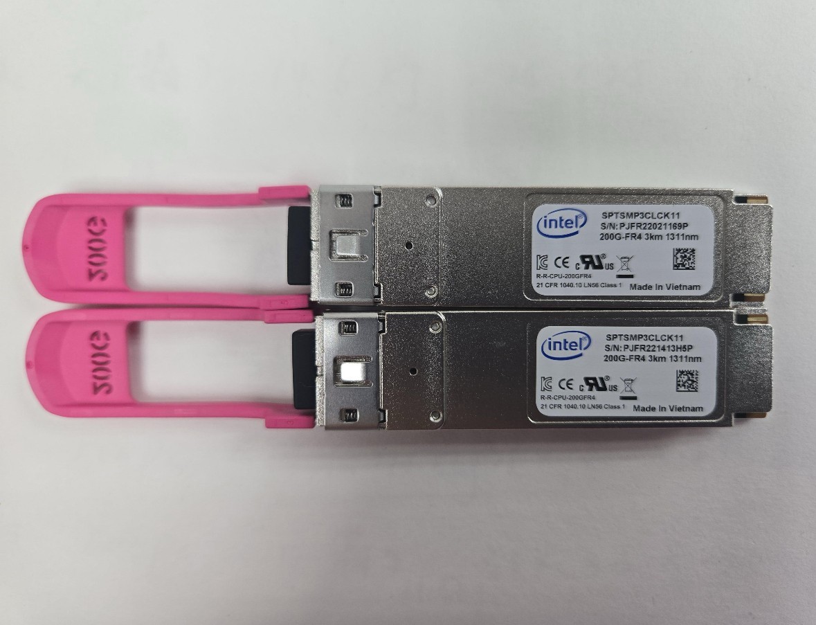 2PCS INTEL SPTSMP3CLCK11 200G Base FR4 QSFP56 3km 1311nm Transceiver Module