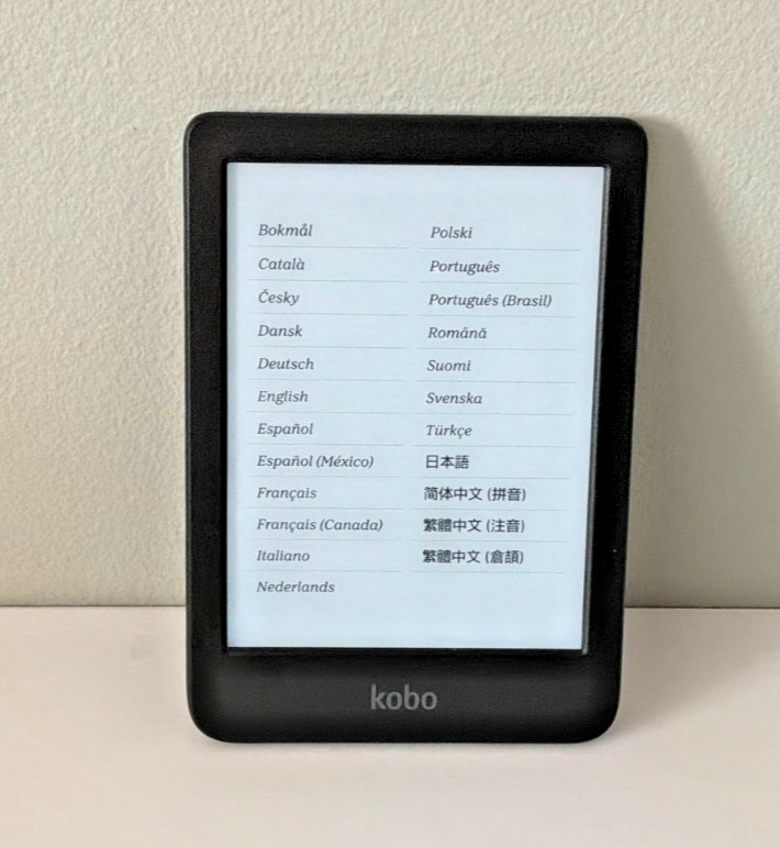 Kobo Clara BW 6in ePaper Touchscreen eBook Reader 16GB Wi-Fi Black